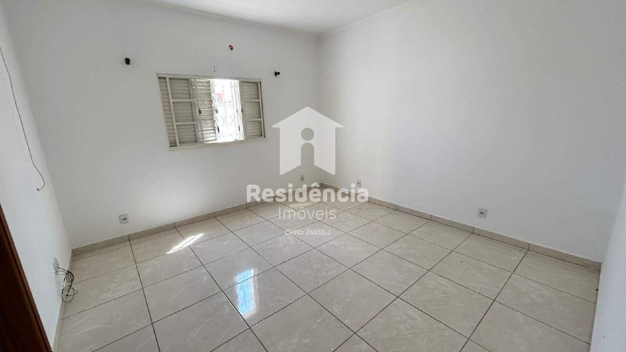 Casa para aluguel no Jardim Riachuelo: 