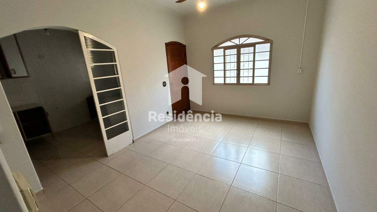 Casa para aluguel no Jardim São Domingos (Chácaras São Domingos): 