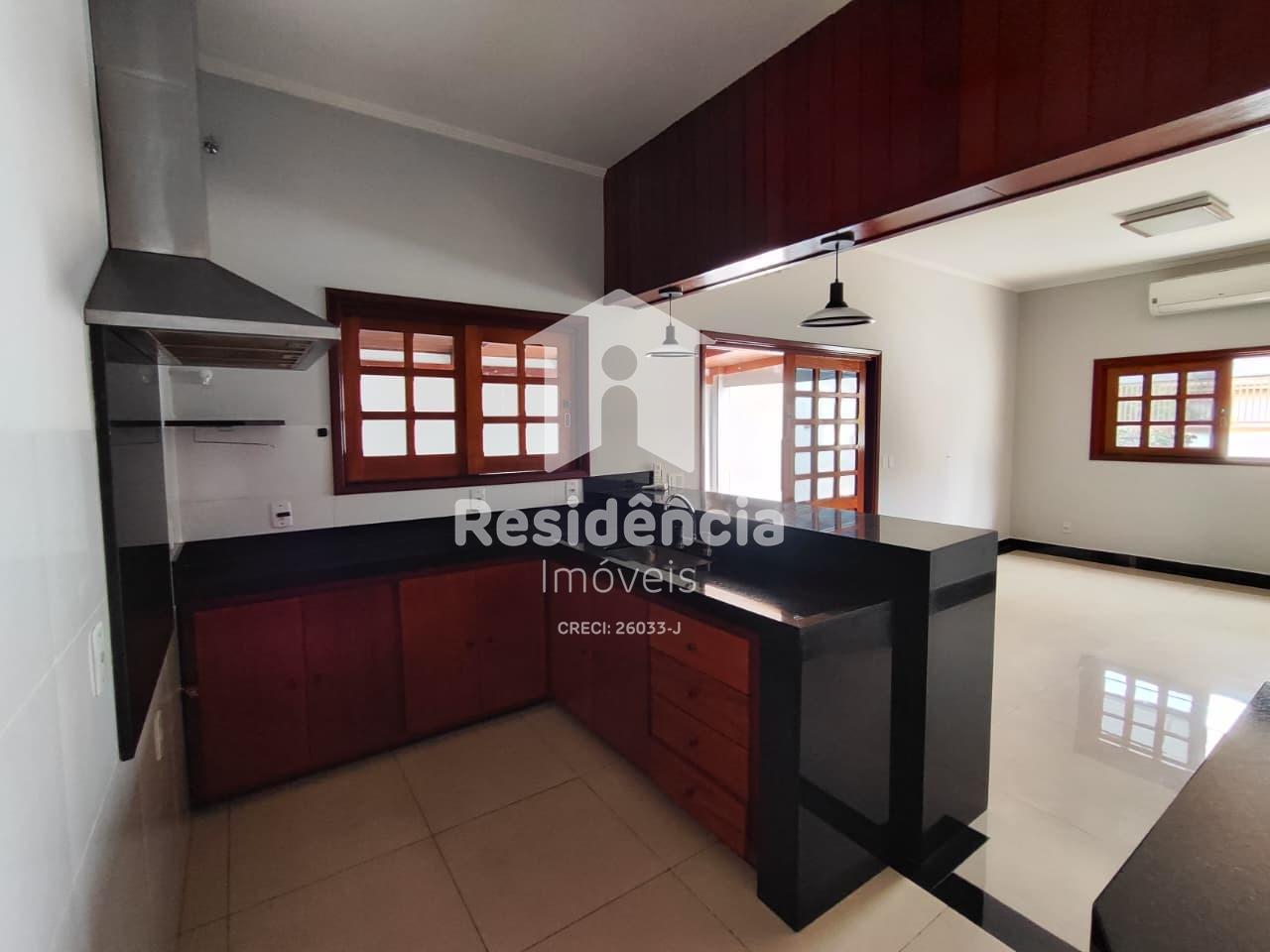 Casa para aluguel no Centro: 