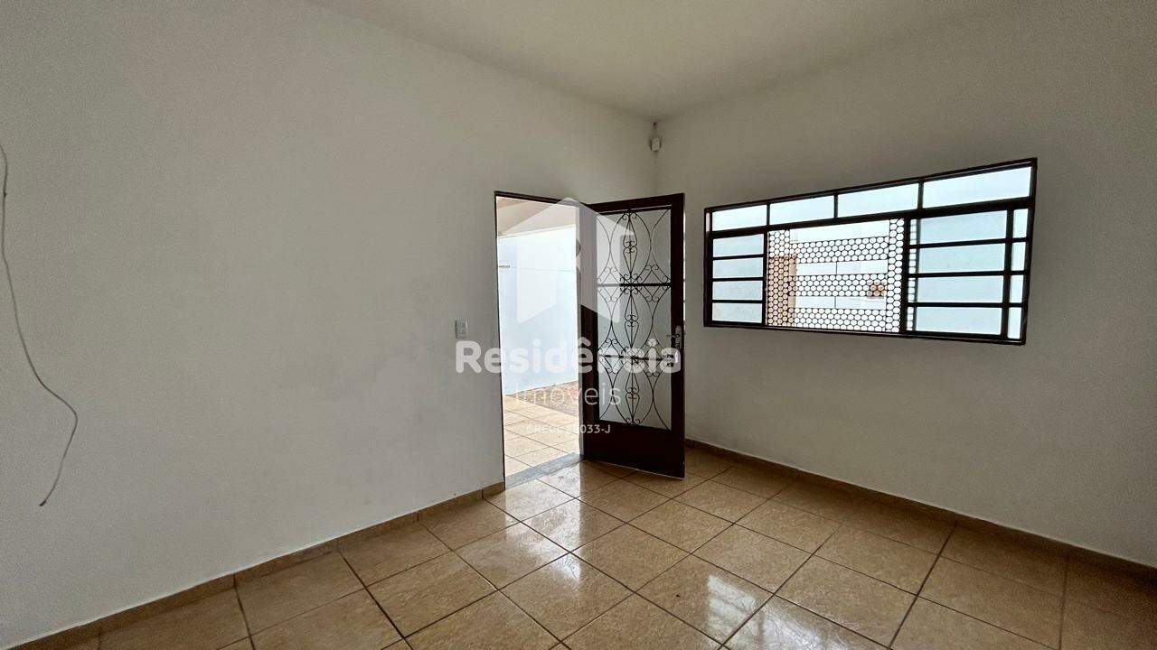 Casa para aluguel no Jardim Alvorada: 