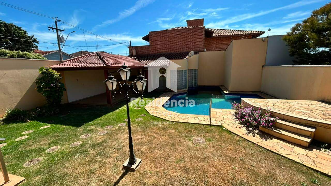 Casa para aluguel no Centro: 