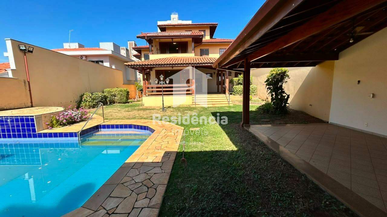 Casa para aluguel no Centro: 