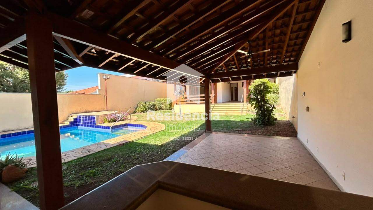 Casa para aluguel no Centro: 