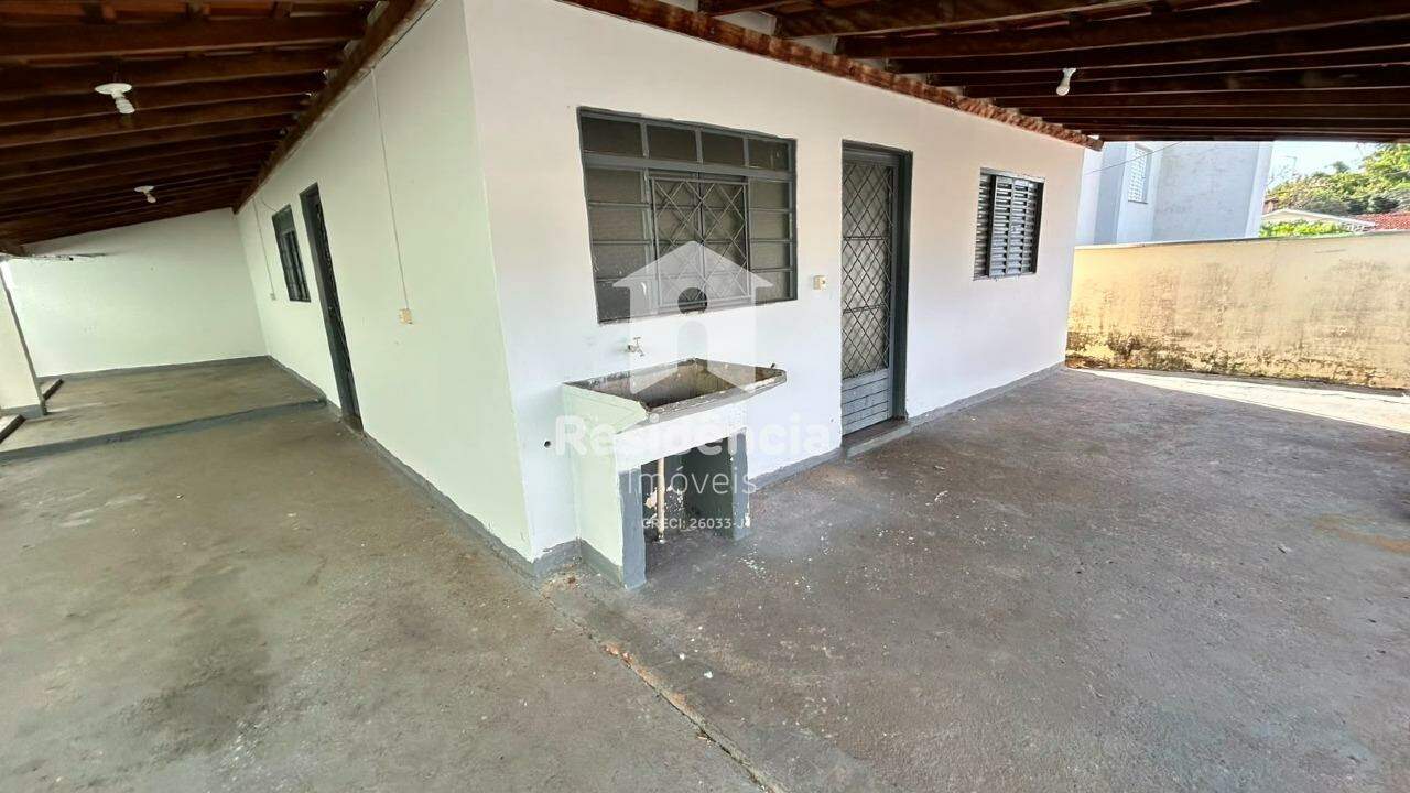 Casa para aluguel no Jardim Chico Piscina: 