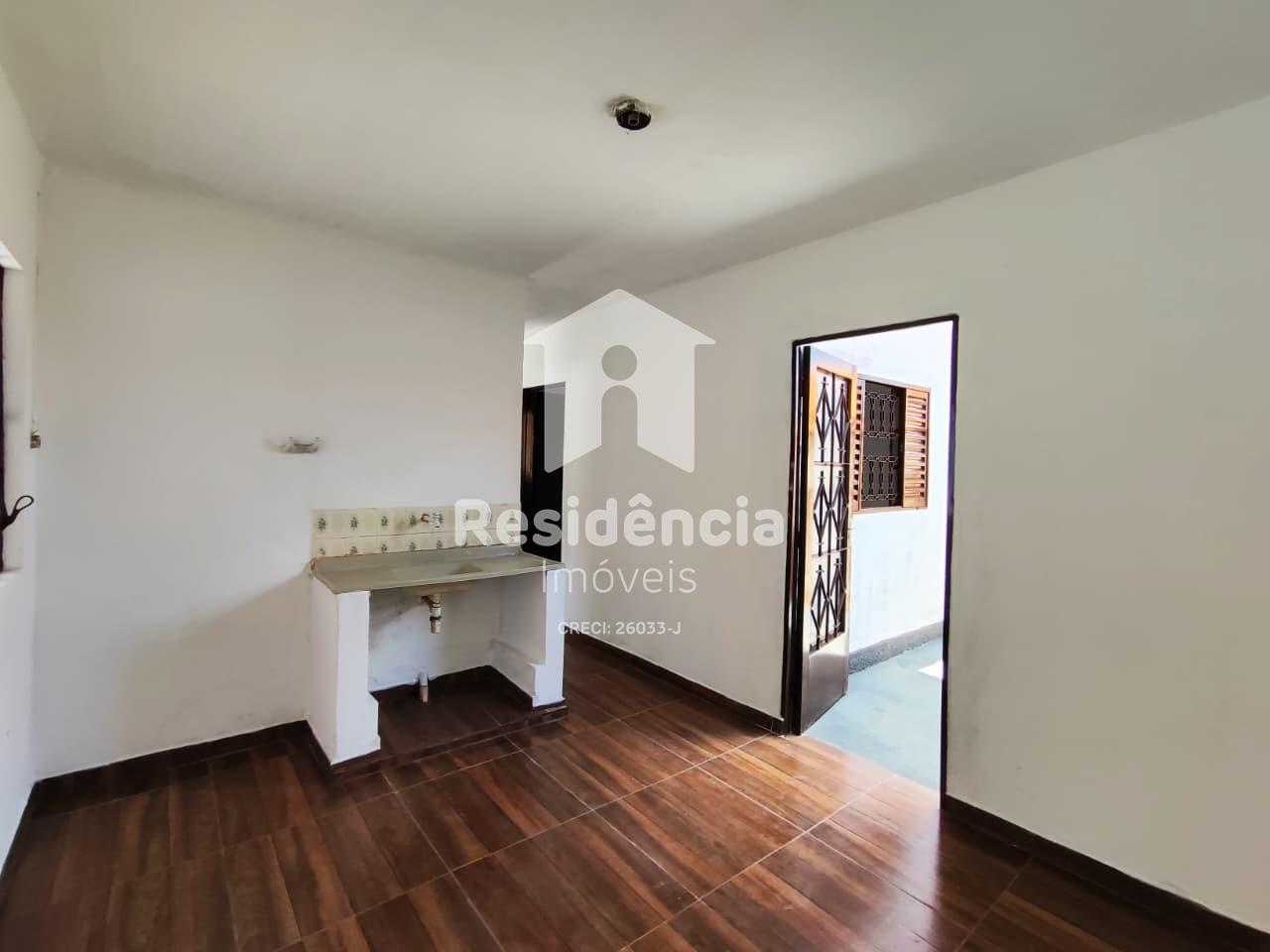 Casa para aluguel no Conjunto Habitacional Gilberto Rossetti: 