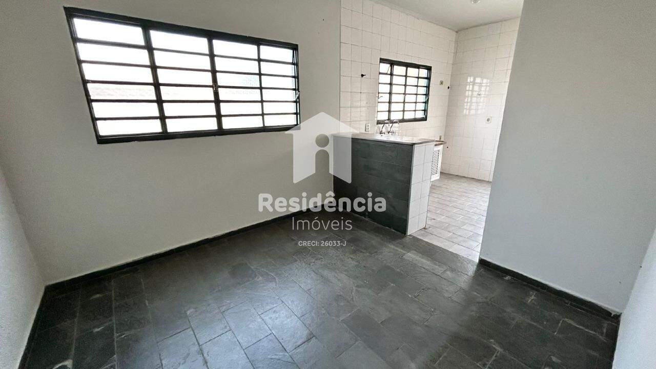 Casa para aluguel no Jardim Riachuelo: 