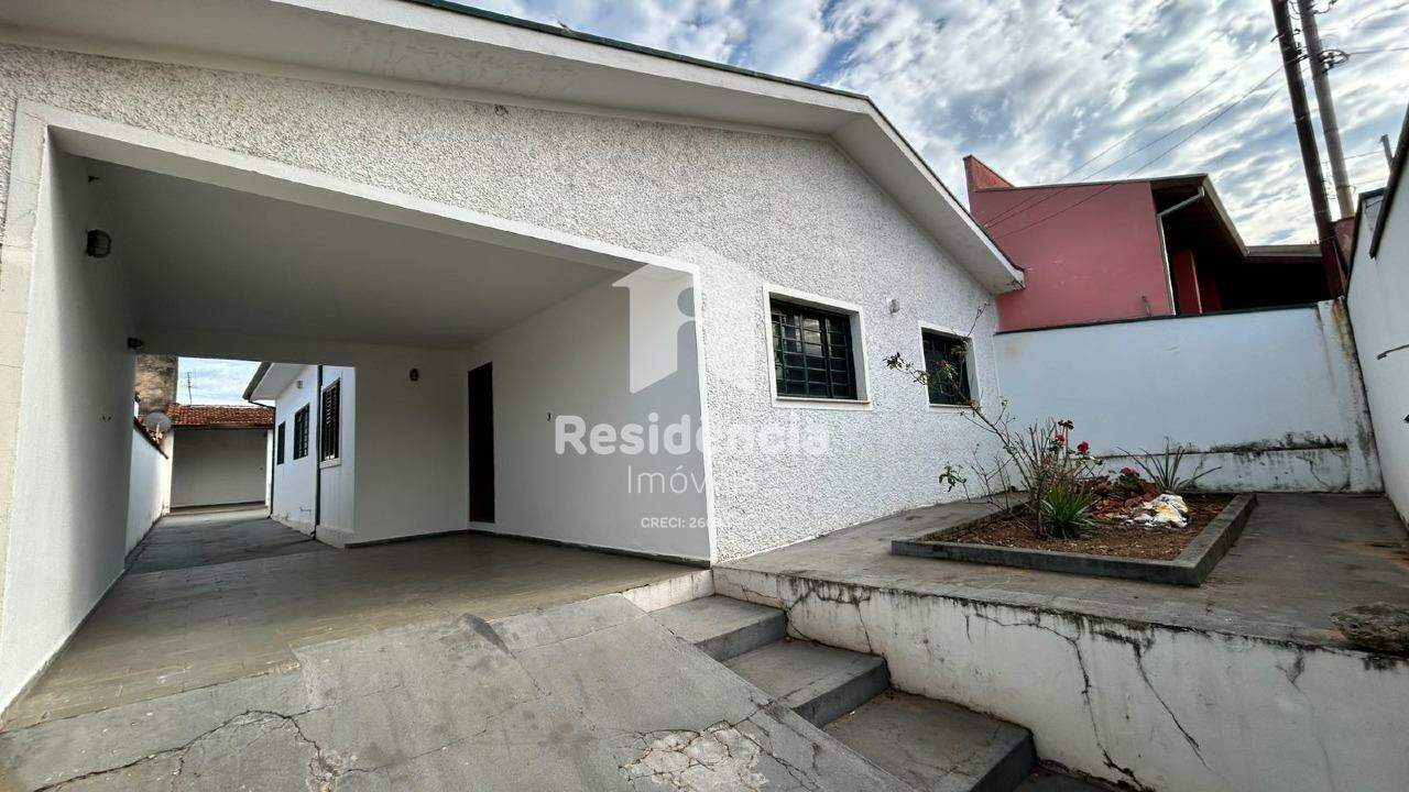Casa para aluguel no Jardim Riachuelo: 