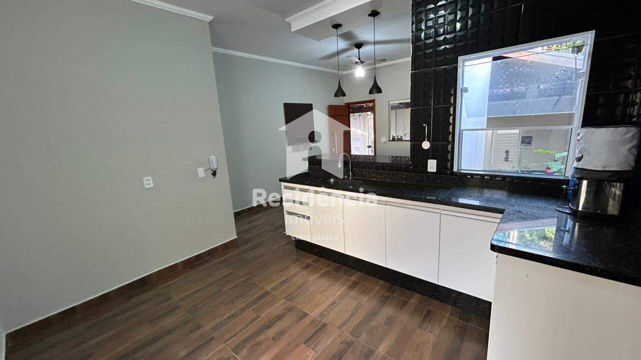 Casa para aluguel no Jardim Lago dos Ipês: 