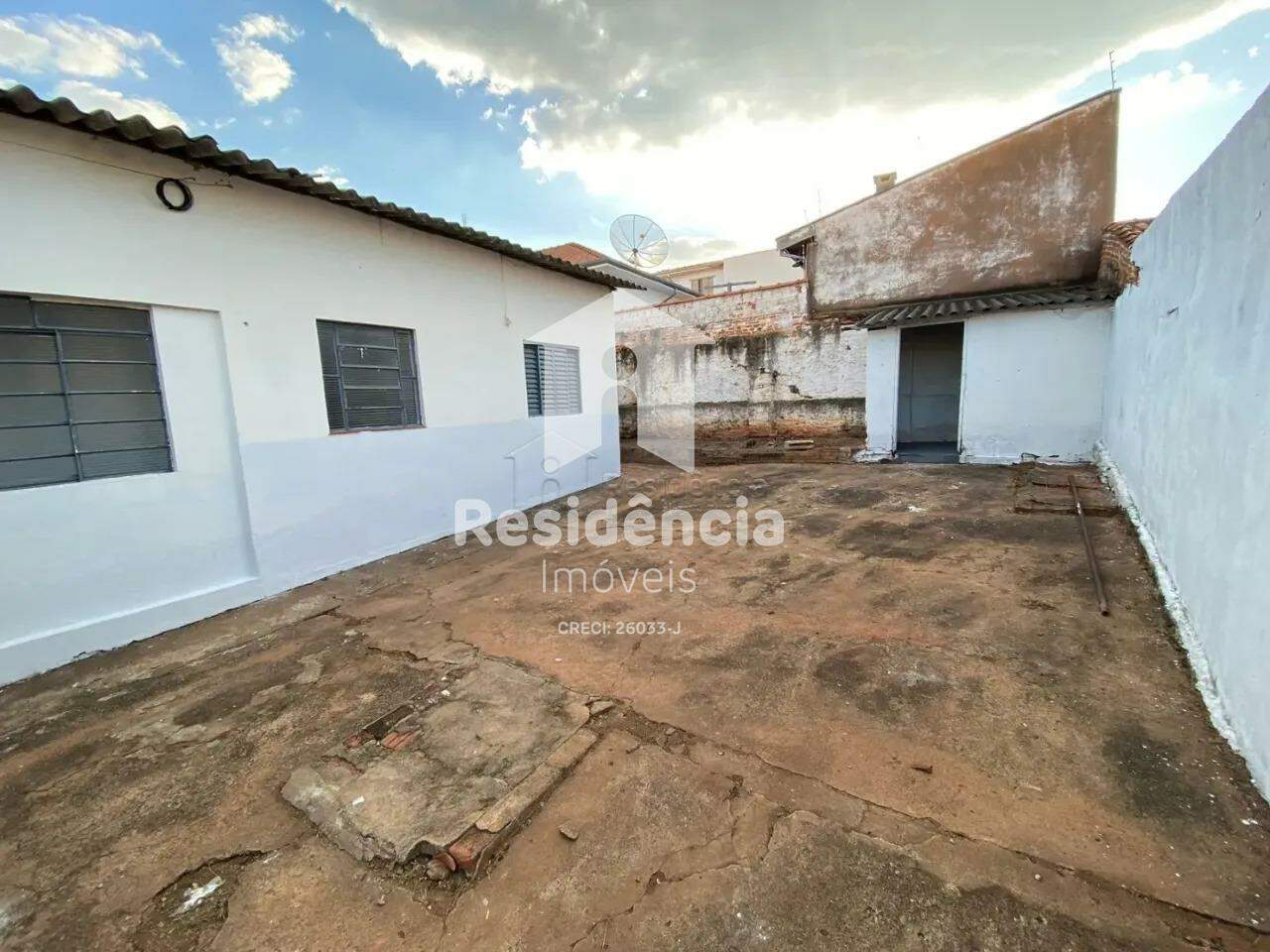 Casa para aluguel no Centro: 