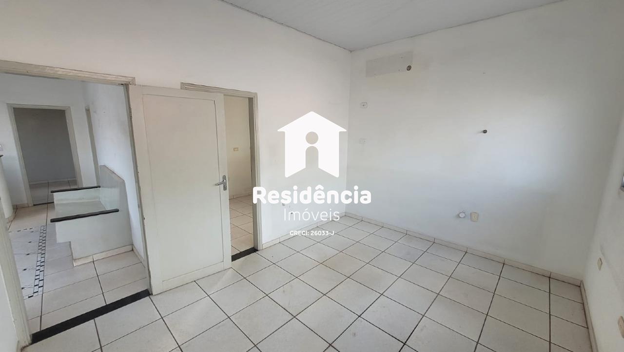 Casa à venda no Centro: 