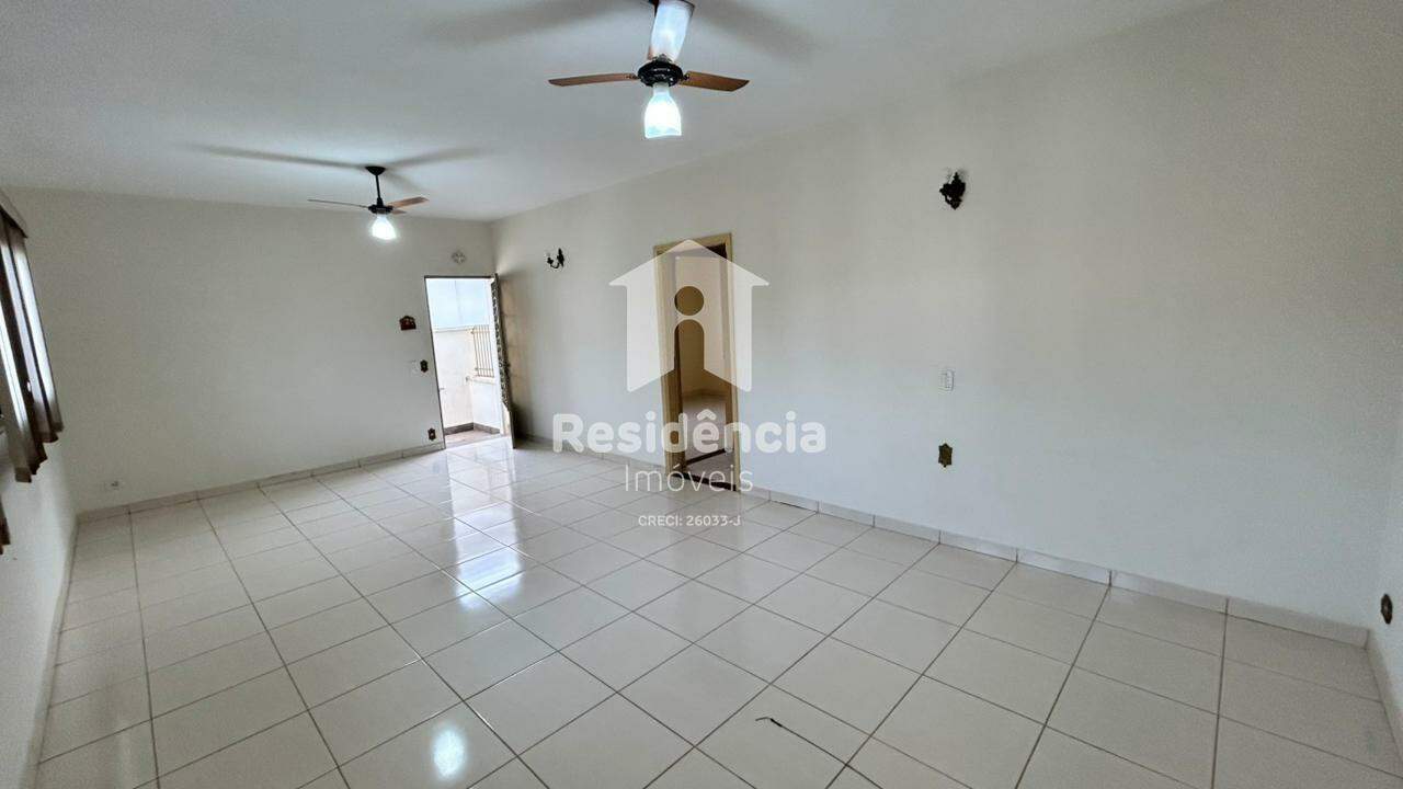 Casa para aluguel no Centro: 