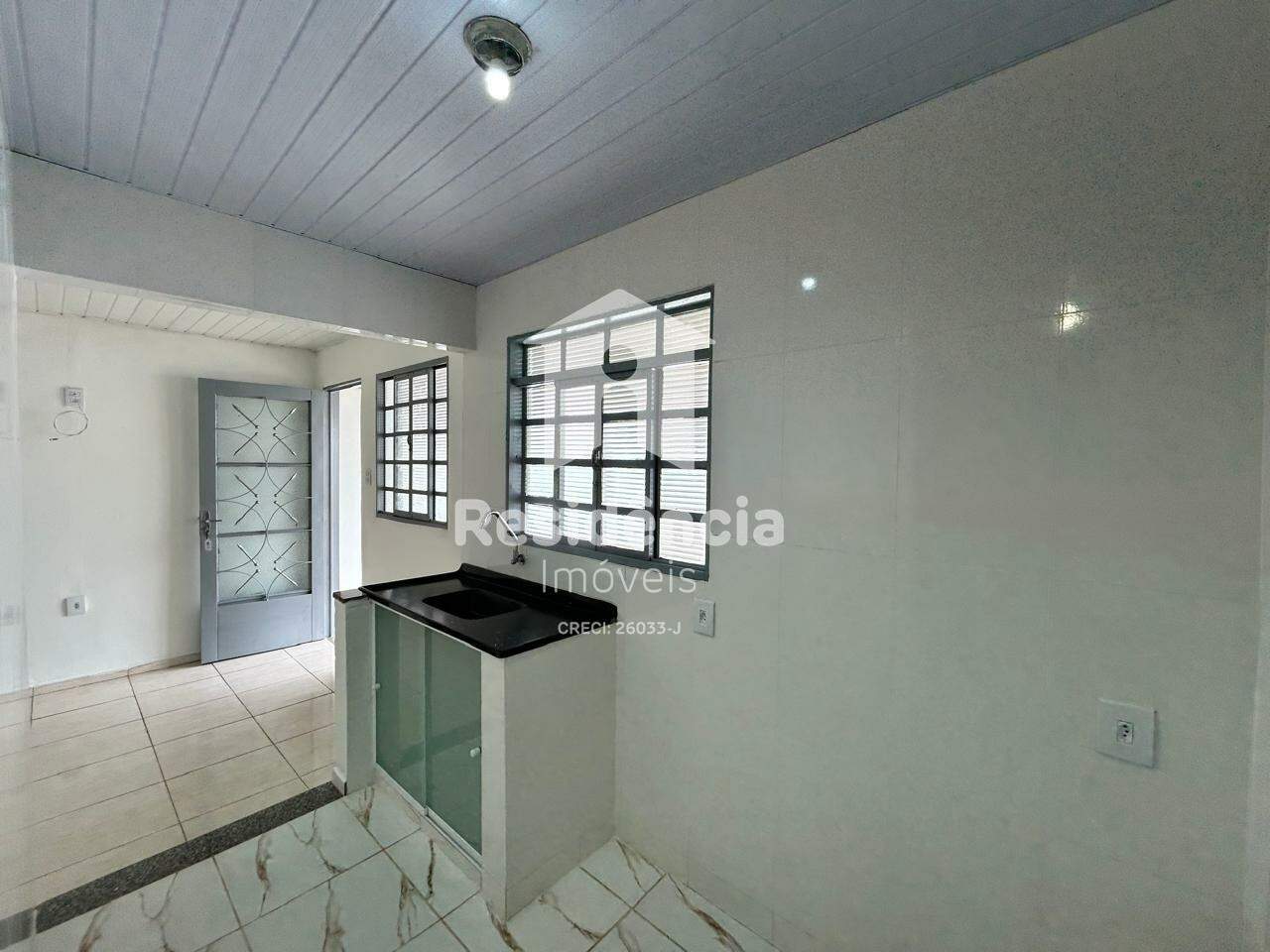 Casa para aluguel no Jardim Santa Cecília: 