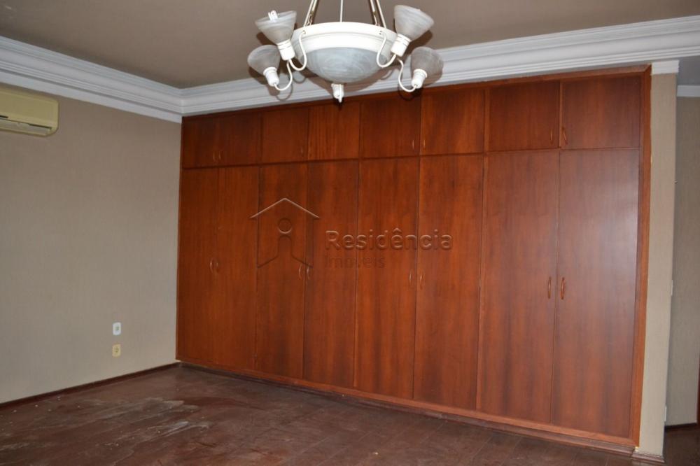 Casa à venda no Centro: 