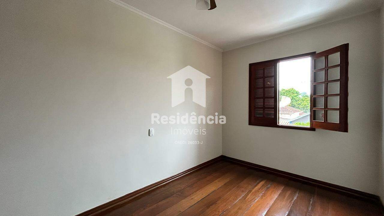 Casa para aluguel no Centro: 
