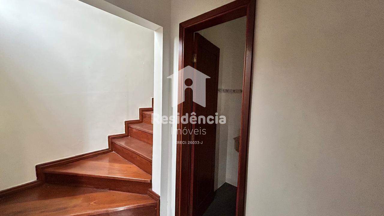 Casa para aluguel no Centro: 