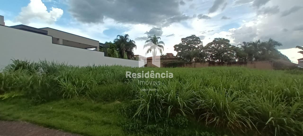 Terreno à venda no Vila Lambari: 