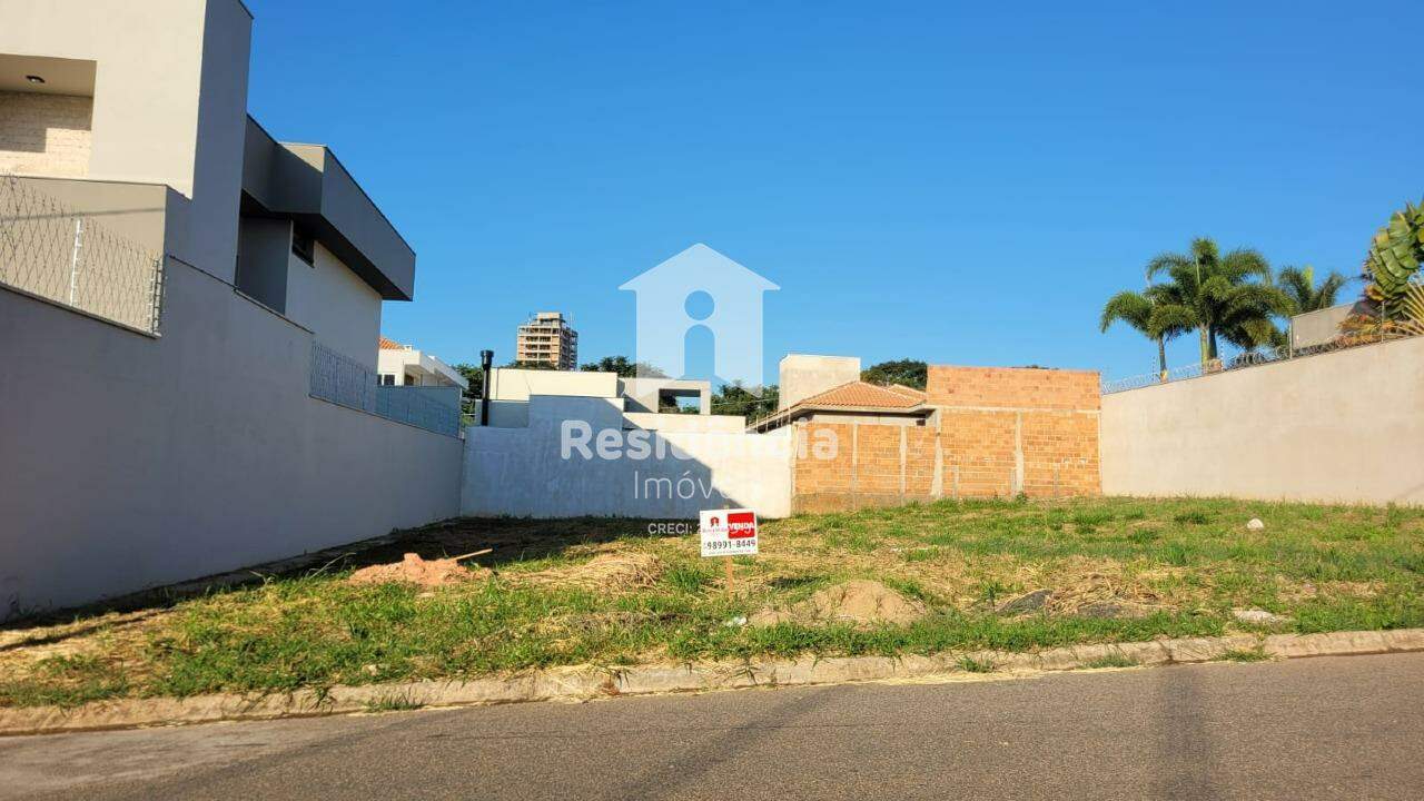Terreno à venda no Terras de Santa Marina: 