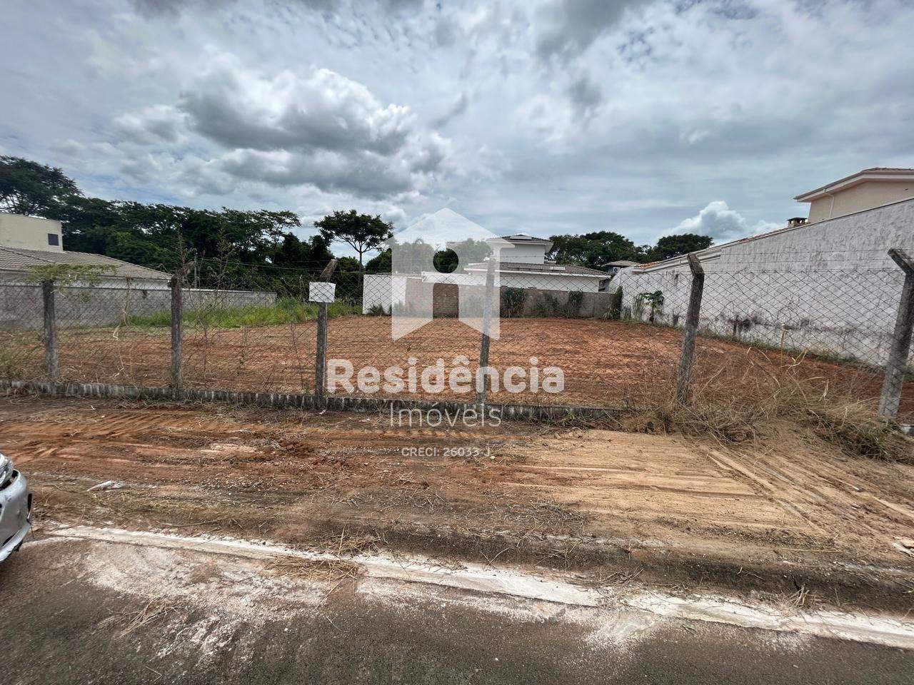 Terreno à venda no Terras de Santa Marina: 