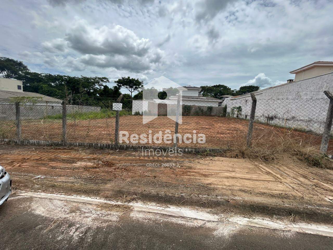 Terreno à venda no Terras de Santa Marina: 