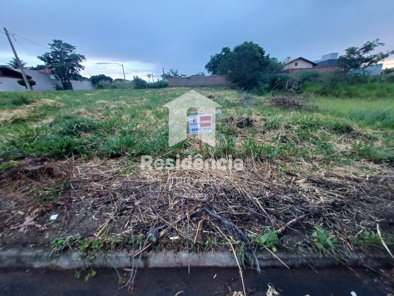 Terreno à venda no Jardim São Domingos: 