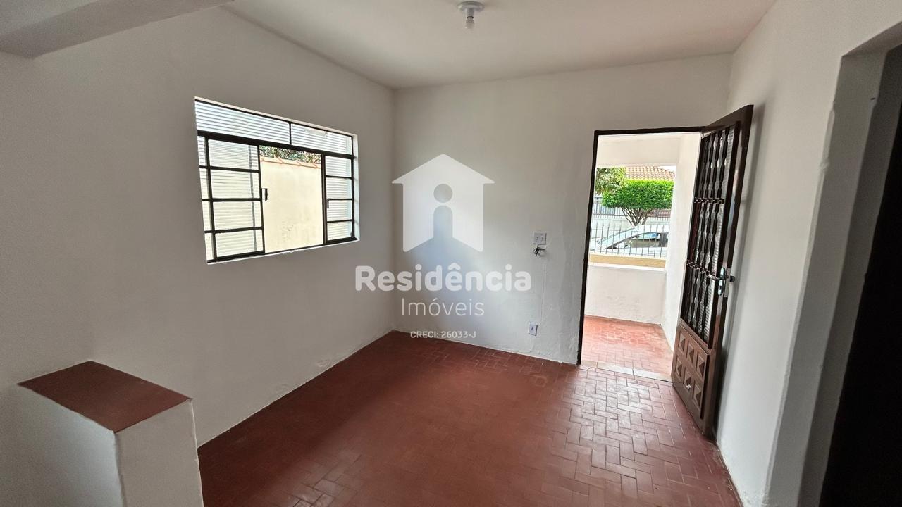 Casa para aluguel no Vila Santa Rosa: 