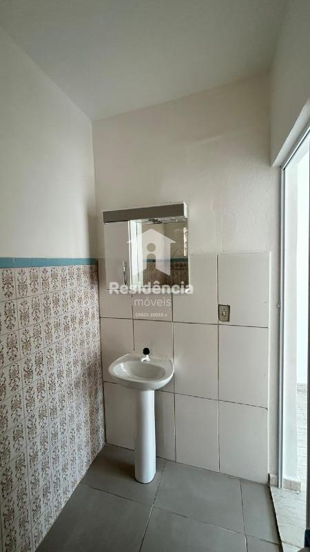 Sala Comercial para aluguel no Vila Santa Cruz: 