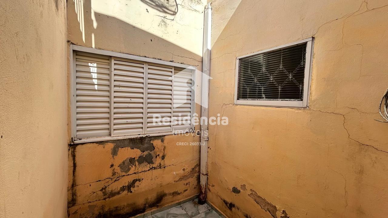 Casa à venda no Conjunto Habitacional Jacinto Pisani (Projeto Cem): 