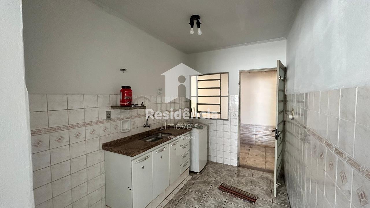 Casa à venda no Conjunto Habitacional Gilberto Rossetti: 