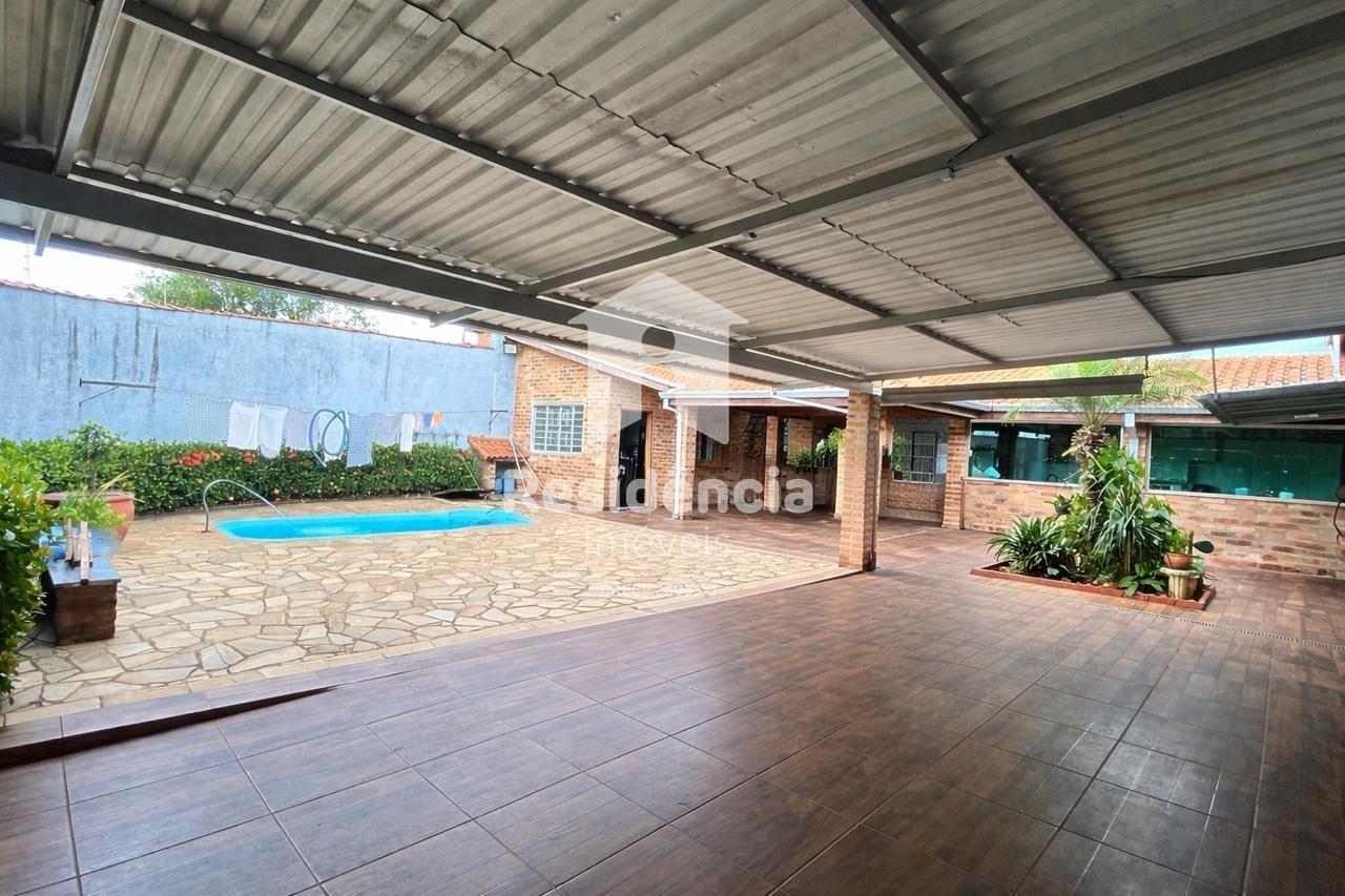 Casa à venda no Jardim Chico Piscina: 