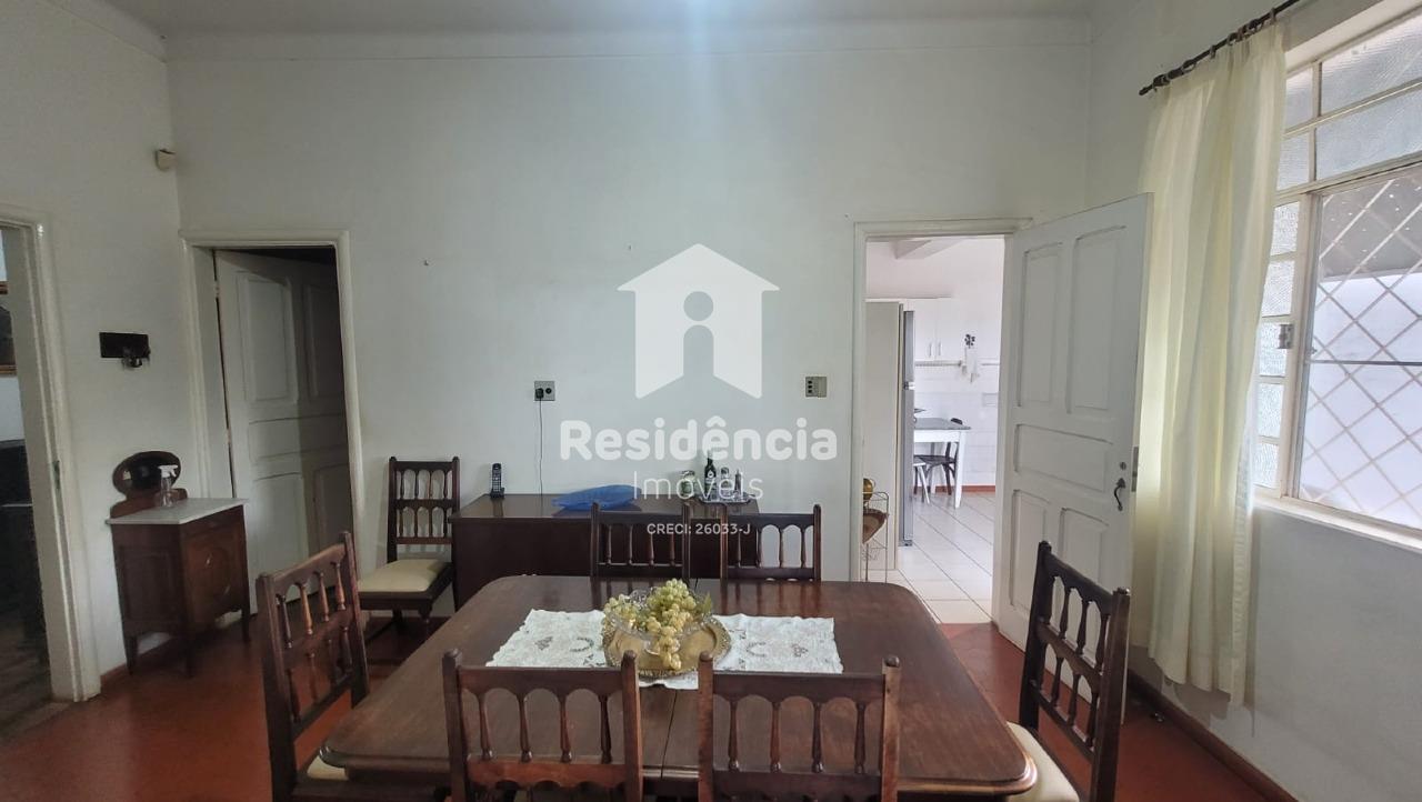 Casa à venda no Centro: 