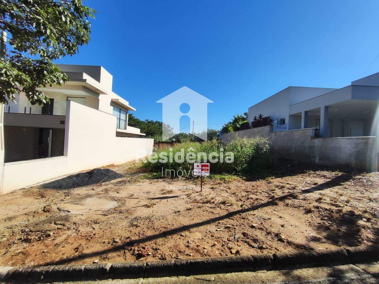 Terreno à venda no Jardim da Paineira: 