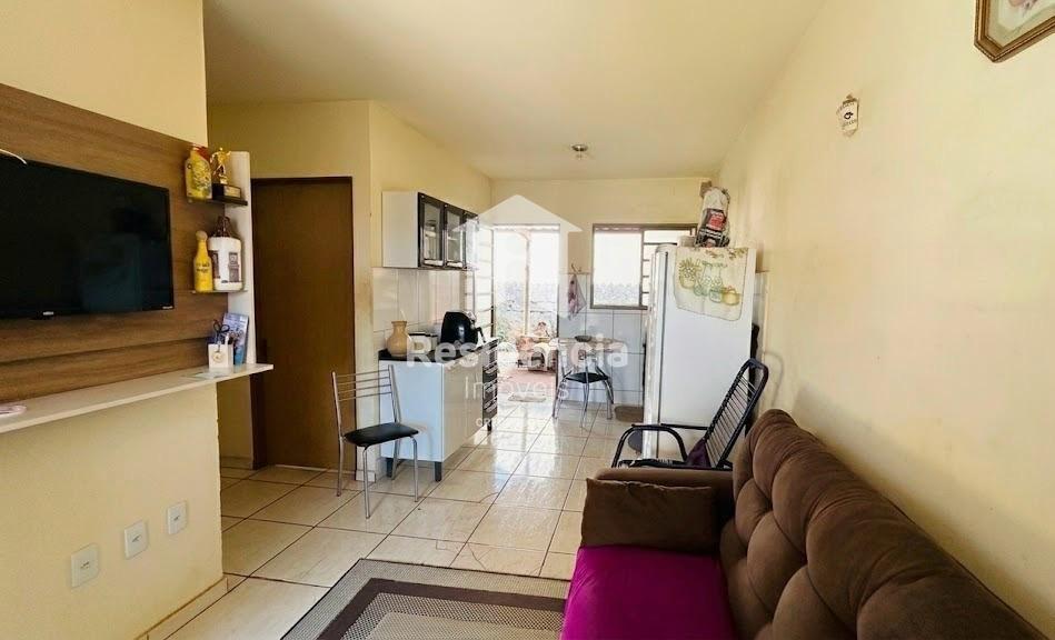 Casa à venda no Conjunto Habitacional Gildo Geraldo: 