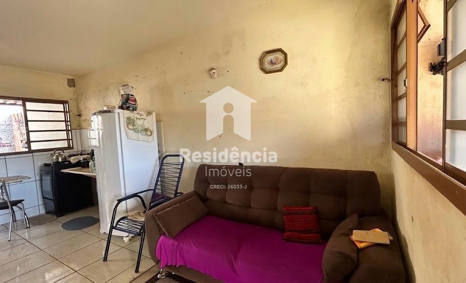 Casa à venda no Conjunto Habitacional Gildo Geraldo: 