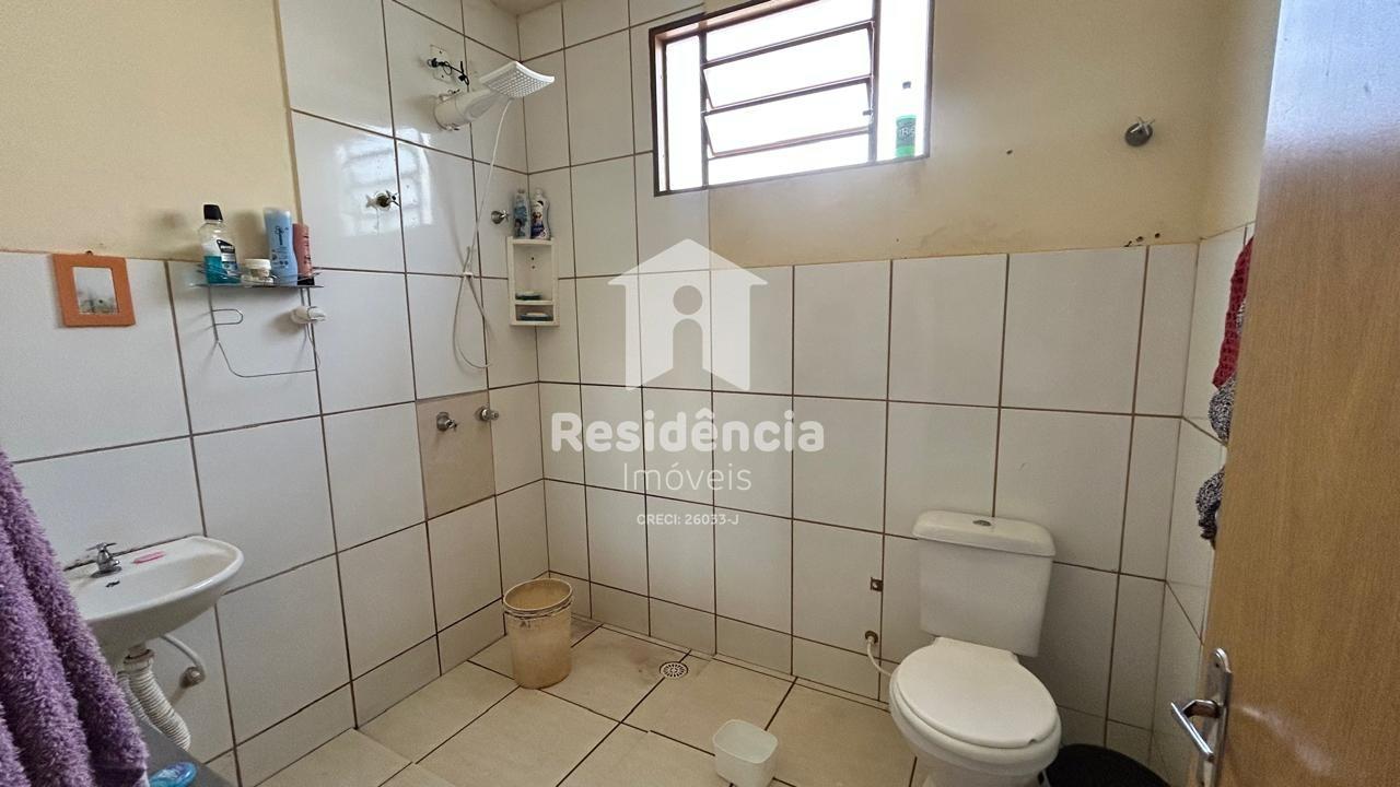 Casa à venda no Conjunto Habitacional Gildo Geraldo: 