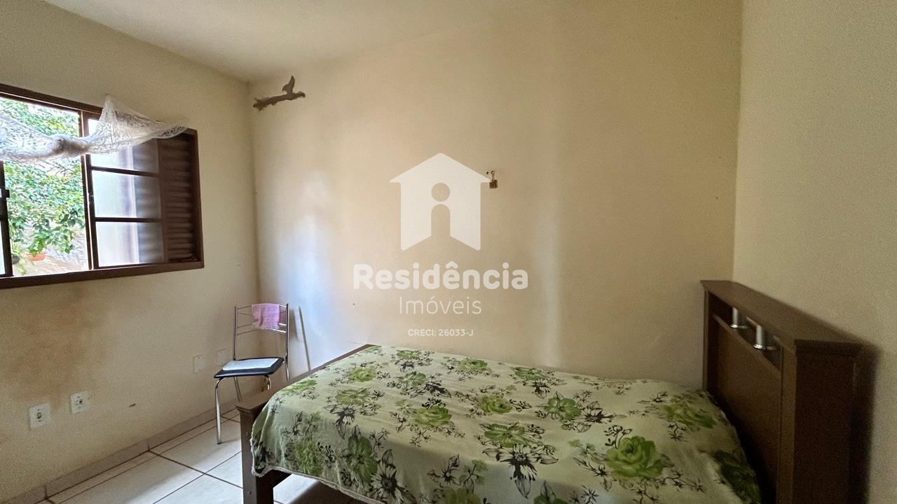 Casa à venda no Conjunto Habitacional Gildo Geraldo: 