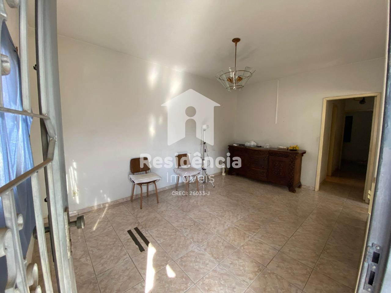 Casa à venda no Centro: 