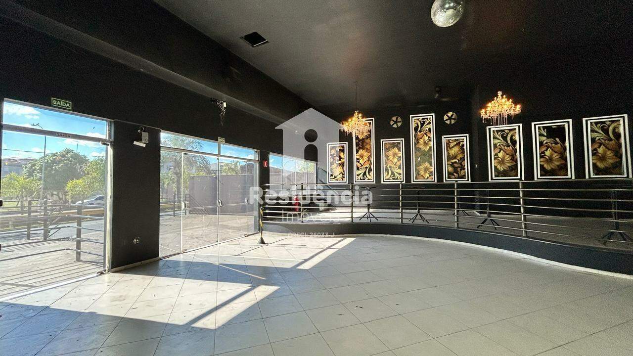 Prédio para aluguel no Brás: 