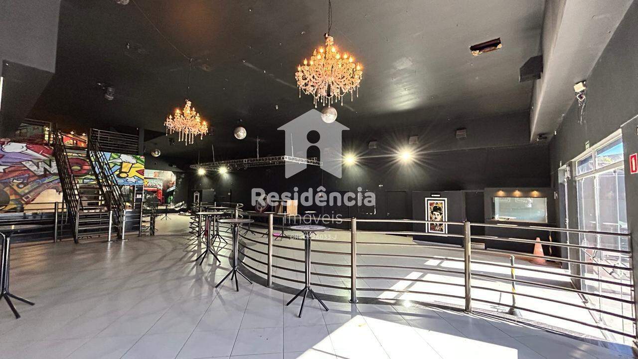 Prédio para aluguel no Brás: 