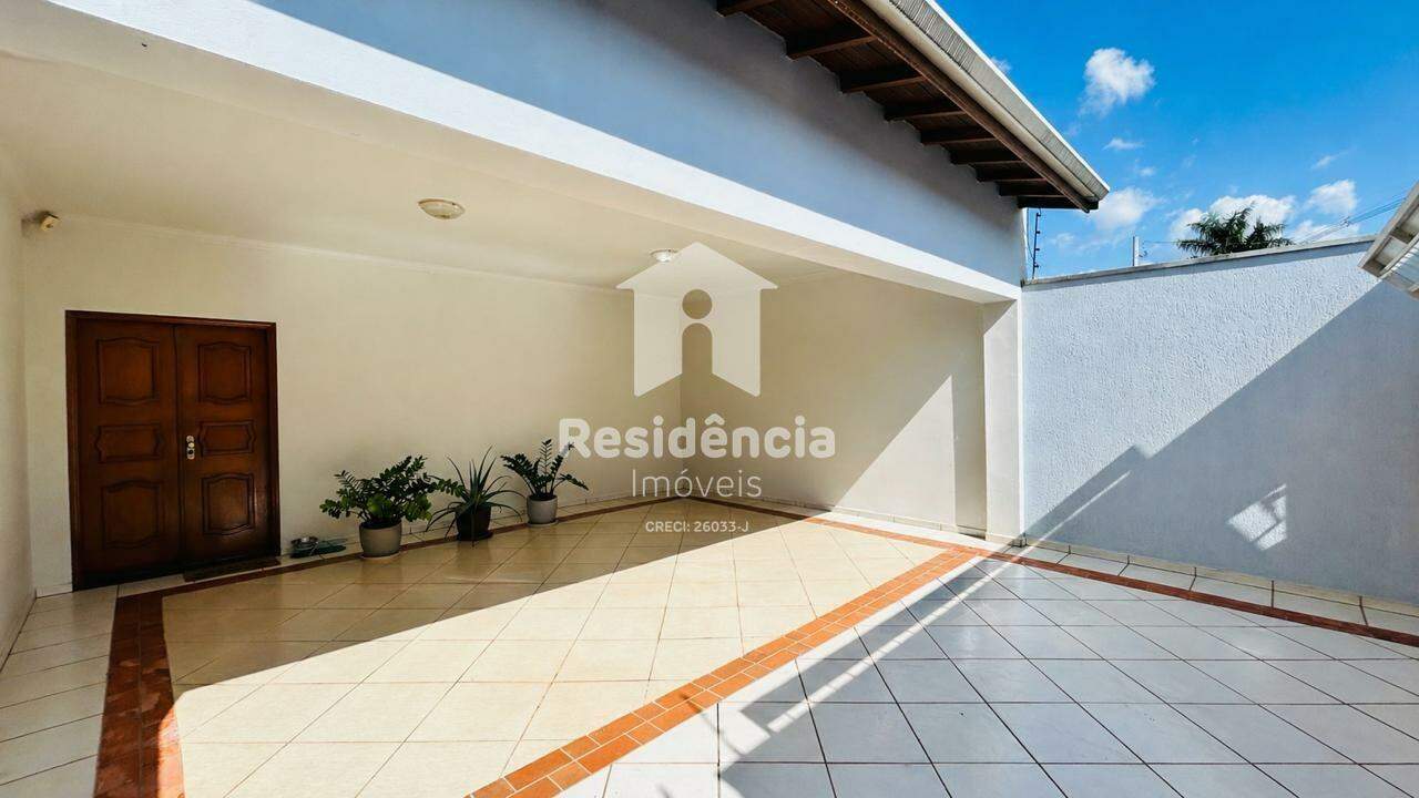 Casa para aluguel no Jardim Lavínia: 