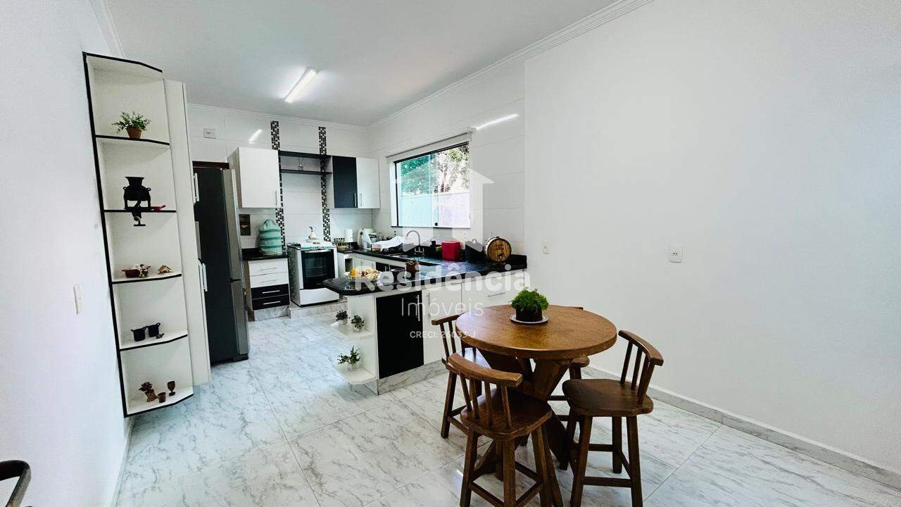 Casa para aluguel no Jardim Lavínia: 