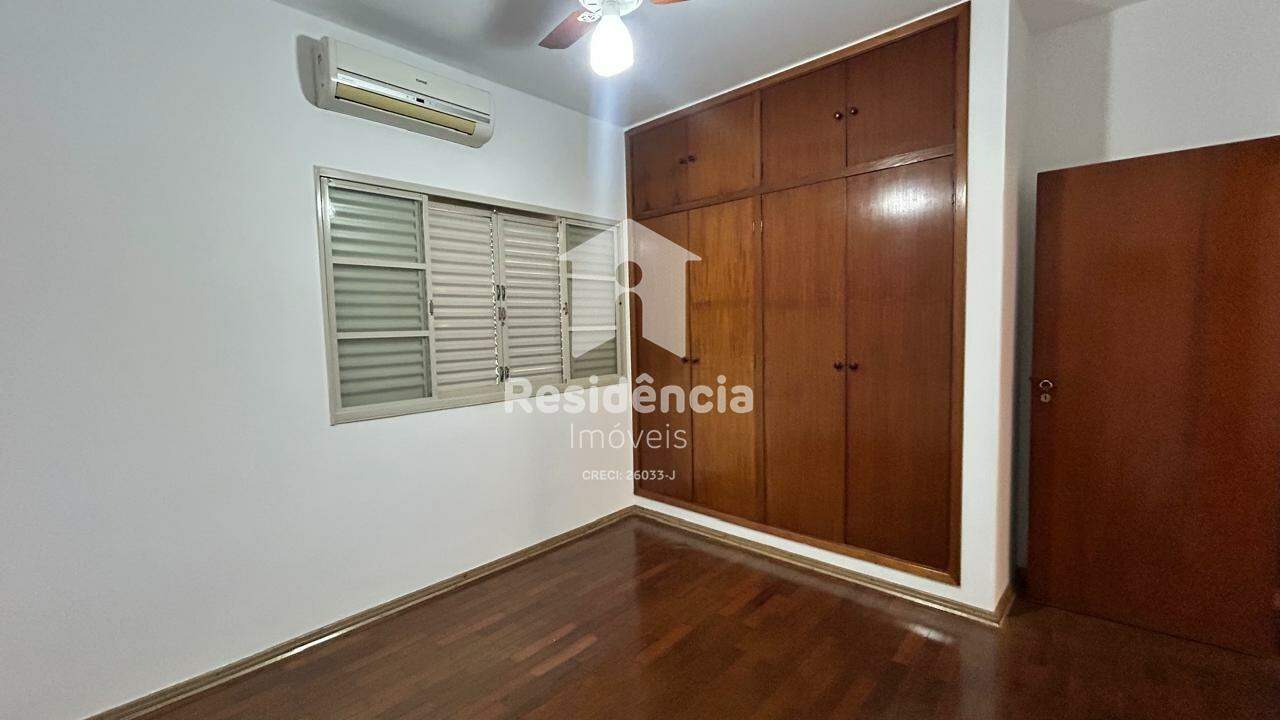 Casa para aluguel no Jardim Chico Piscina: 