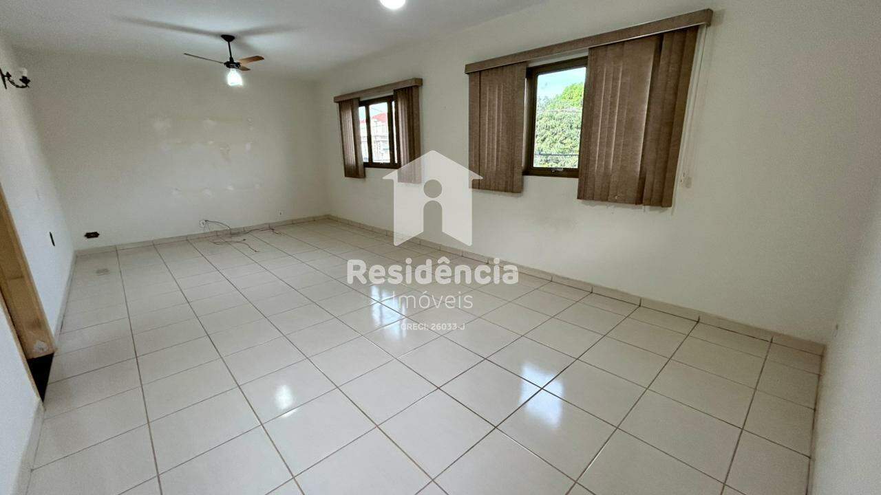 Casa à venda no Centro: 