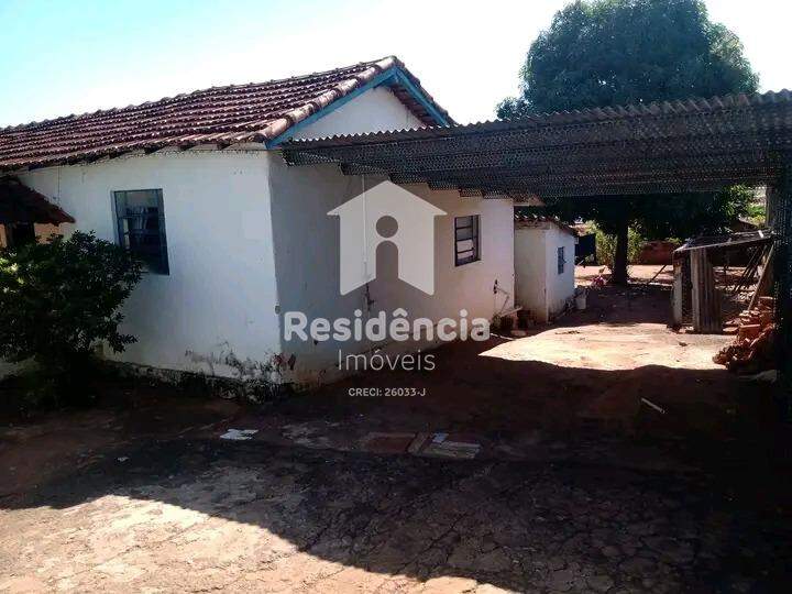Casa à venda no Centro: 
