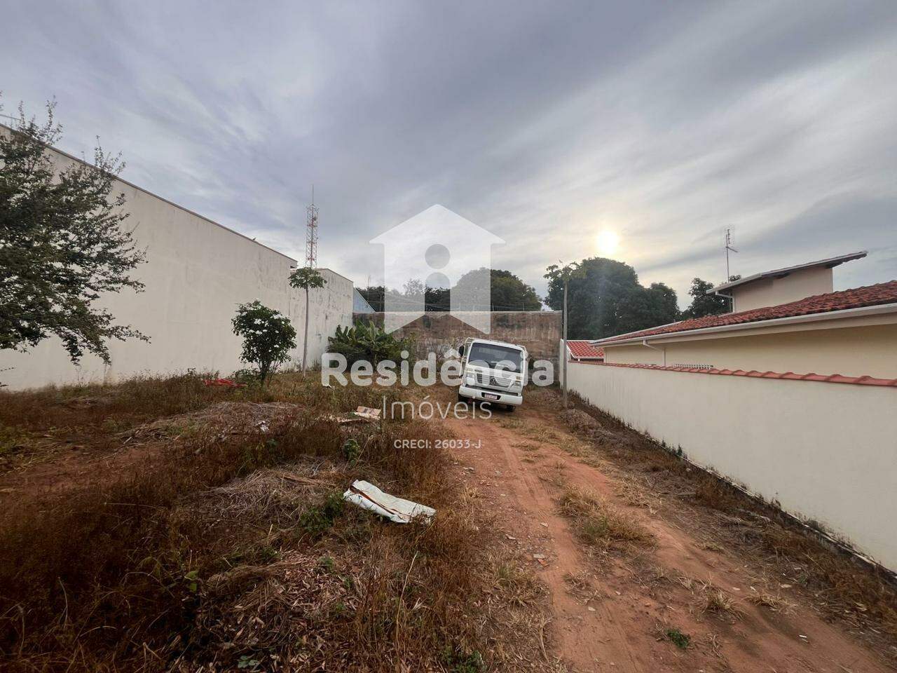 Terreno à venda no Jardim Chico Piscina: 
