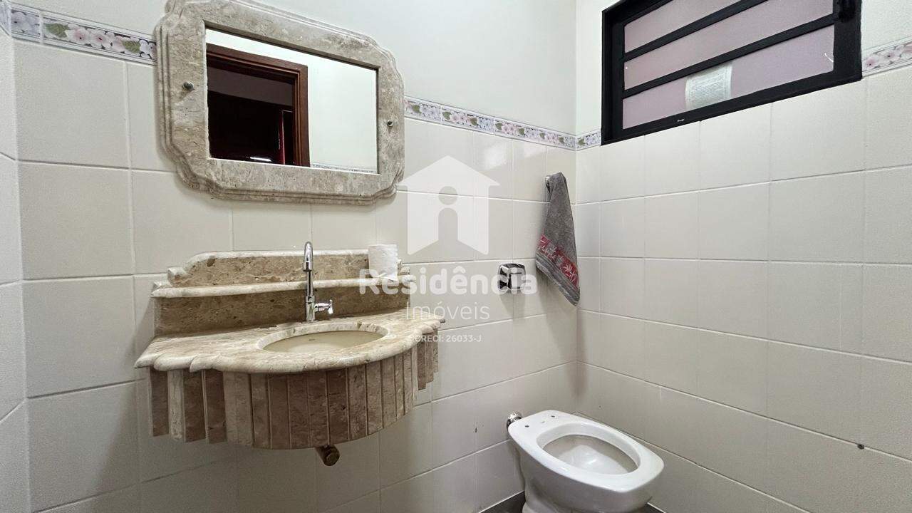 Casa à venda no Centro: 
