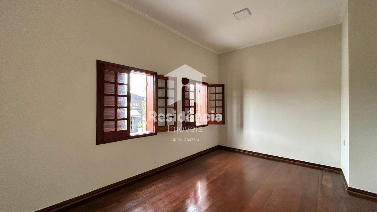 Casa à venda no Centro: 