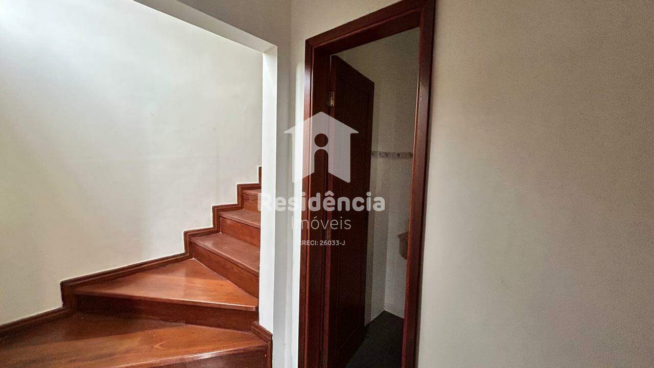 Casa à venda no Centro: 