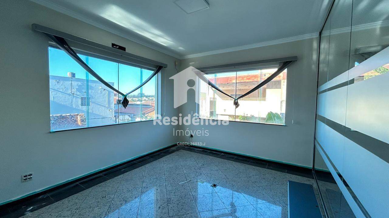 Prédio para aluguel no Centro: 