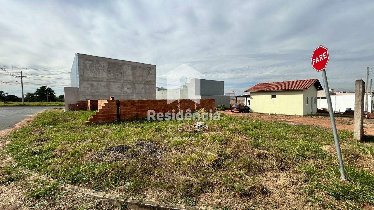 Terreno à venda no Parque dos Manacás I: 
