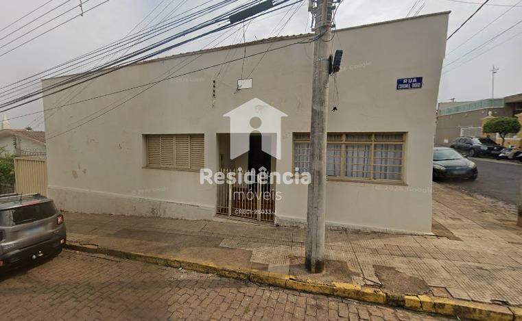 Casa à venda no Centro: 
